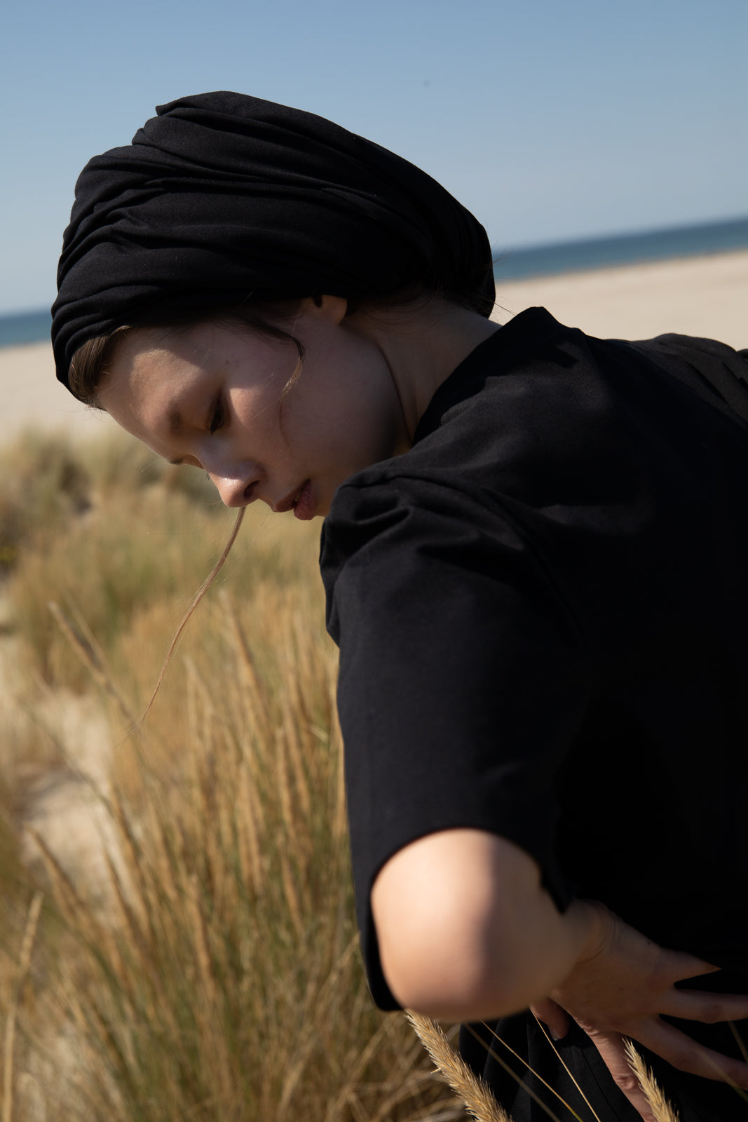 NAO Studios Hijab black 700442003 Model Outfit Detail